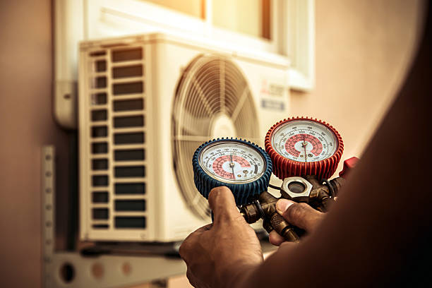 Professional Hvac technician working in West Bloomfield, MI